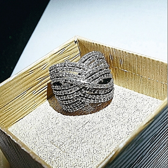 Diamond Criss Cross Ring - Picture 5 of 10